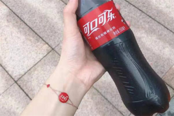 肥宅快樂水手鏈多少錢 周大?？煽诳蓸肥宙渻r(jià)格