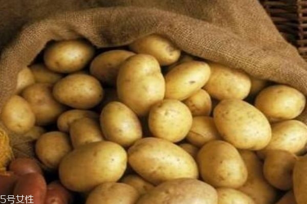 土豆多少錢(qián)一斤呢 土豆一般成熟在幾月呢