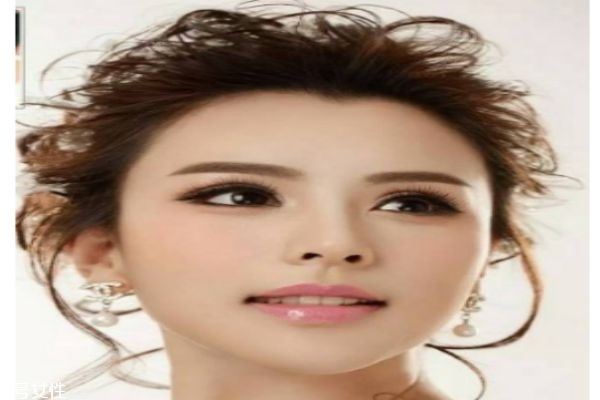 結(jié)婚時(shí)應(yīng)該畫(huà)什么妝呢 新娘妝有什么講究嗎
