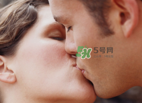 如何接吻更有感覺(jué)？如何接吻讓她舒服？