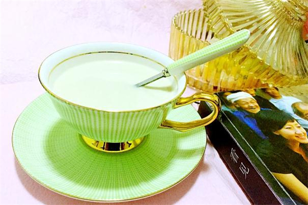 奶綠和奶茶哪個(gè)熱量高 奶茶好喝還是奶綠好喝