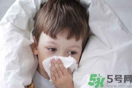 怎么樣用生理鹽水清洗鼻腔？用生理鹽水清理鼻腔的方法？