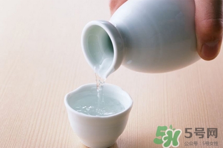 喝白酒能喝出白血病嗎？白血病人能喝酒嗎？