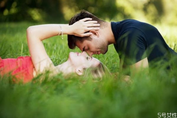分手后想和好怎么說(shuō) 想復(fù)合怎么給他發(fā)信息