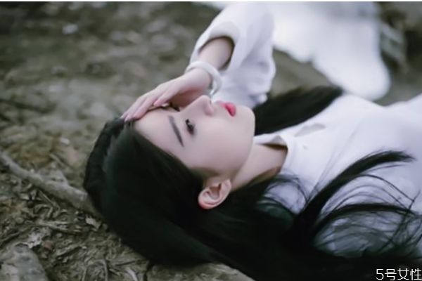 日常關(guān)心問(wèn)候女生的話 真正愛(ài)你的人經(jīng)典語(yǔ)錄
