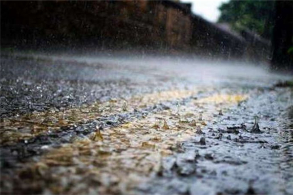 河南人民應(yīng)對(duì)暴雨有多努力 暴雨應(yīng)急自救方法