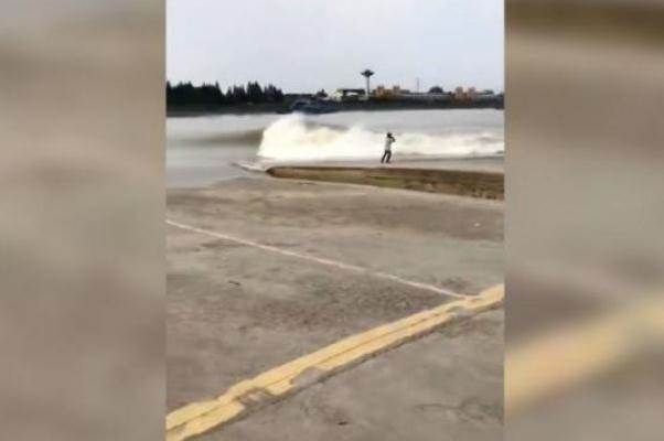 被錢塘江潮水卷走男子確認(rèn)身亡 觀潮時(shí)要注意哪些事項(xiàng)