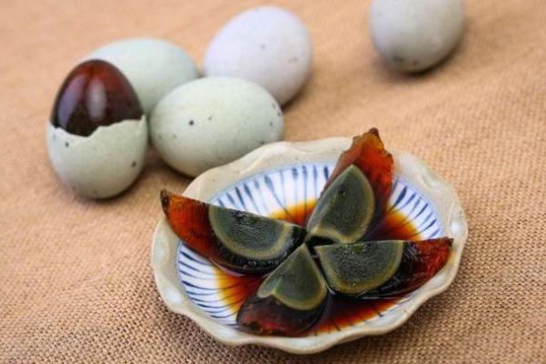 皮蛋對(duì)胃有沒(méi)有傷害 有胃病的人能吃皮蛋嗎