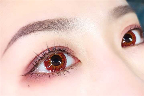 美瞳對眼睛傷害大嗎 美瞳購買注意事項(xiàng)