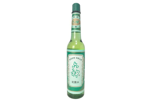 六神花露水有酒精嗎 六神花露水適合任何膚質嗎