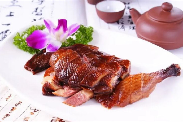 鴨肉和雞肉哪個(gè)熱量高 鴨肉和雞肉哪個(gè)有營養(yǎng)價(jià)值