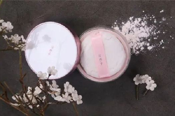花西子蜜粉和散粉哪個好用 花西子蜜粉定妝怎么樣