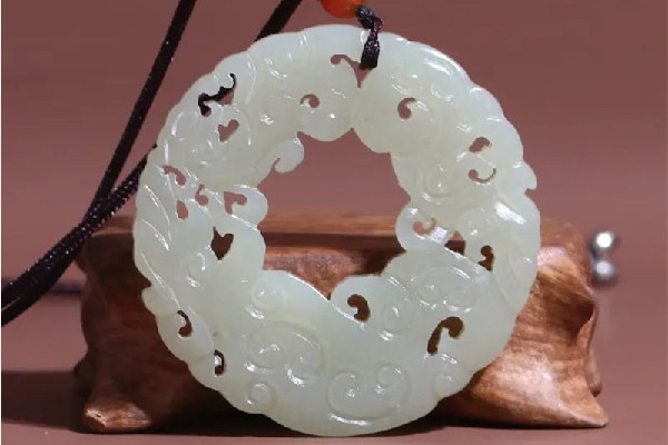 和田玉不戴時如何保養(yǎng) 和田玉戴在手上有涼涼的感覺嗎