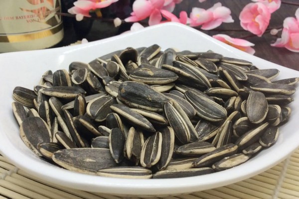 葵瓜子吃多了上火嗎 葵瓜子會(huì)導(dǎo)致過敏嗎