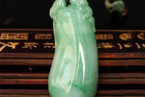 翡翠買(mǎi)色還是買(mǎi)種保值 翡翠什么料子值得收藏