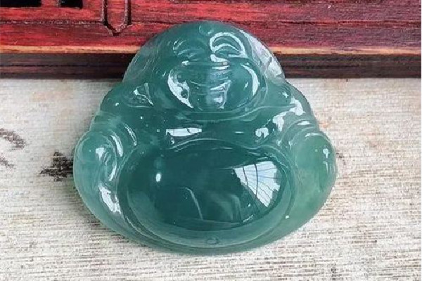 藍水翡翠的產(chǎn)地是哪里 藍水翡翠怎么看好壞