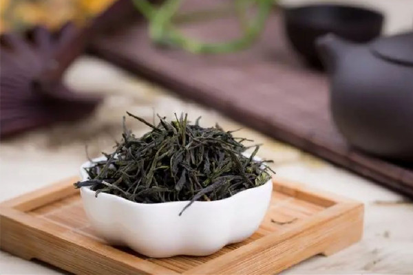 茶農(nóng)稱赤腳踩茶葉是傳統(tǒng)工藝 茶葉是怎么制作出來(lái)的