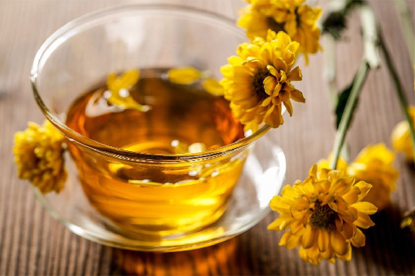 菊花茶對(duì)牙齦腫痛有好處嗎 菊花茶喝多久能見效