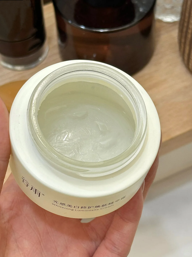 美白淡斑效果好的護膚品！解鎖肌膚煥白的護膚好物