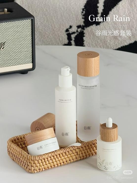 妝前用這對 CP，帶妝 8 小時不暗沉不斑駁！直男都夸皮膚會發(fā)光